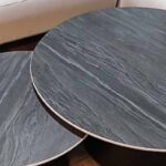 אפור כהה גידים לבנים